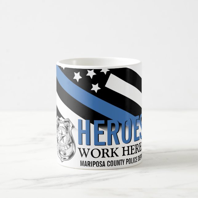 Polizeihelden arbeiten hier Blue Line American Fla Kaffeetasse (Mittel)
