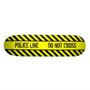 Polizeilinie kreuzen nicht skateboard