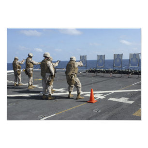 Polizeizug mit der Berretta M9 Fotodruck