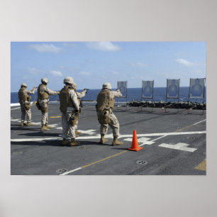Polizeizug mit der Berretta M9 Poster