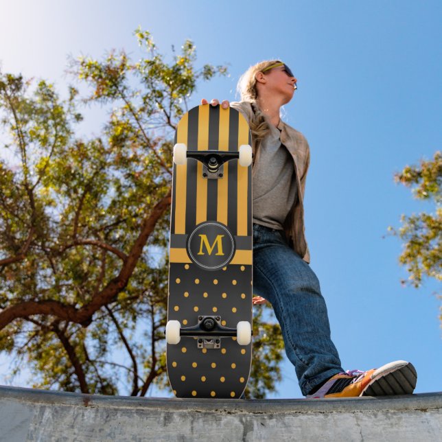 Polka Dot Golden Yellow and Black Stripes Skateboard (Außenbereich 1)