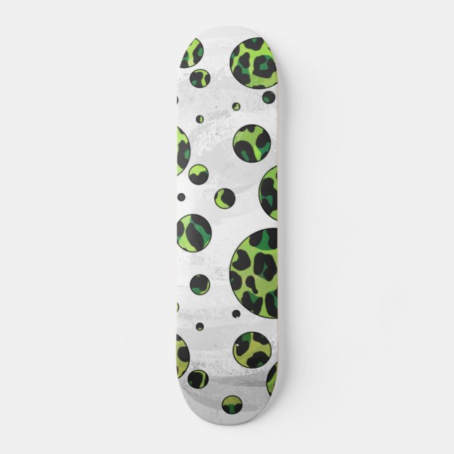 Polka Dot Leopard Black und Green Skateboard (Vorderseite)