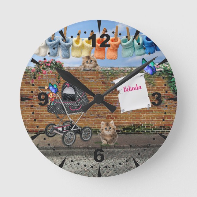 Polka-Dot Street Scene Art Runde Wanduhr (Vorderseite)
