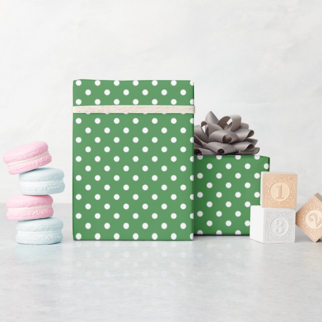 Polka Dot White Green Geschenkpapier (Babyparty)
