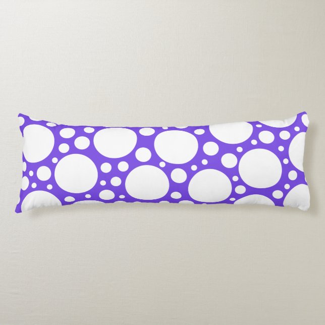 Polka Dots in Lila & weiß Seitenschläferkissen (Vorderseite)