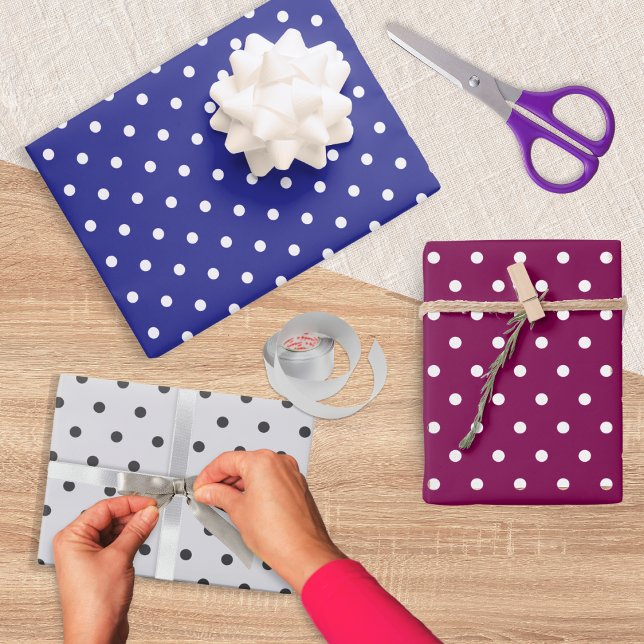 Polka Dots Muster Set 3 Blue Burgundy Gray Geschenkpapier Set (A set of 3 polka dot patterned gift wrapping paper sheets, purple, burgundy and light silver-gray)