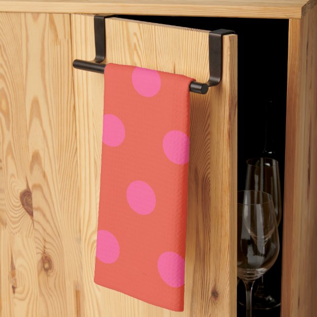 Polka Dots Pink und Rot Orange mit Monogramm Geschirrtuch (Drittel gefaltet)