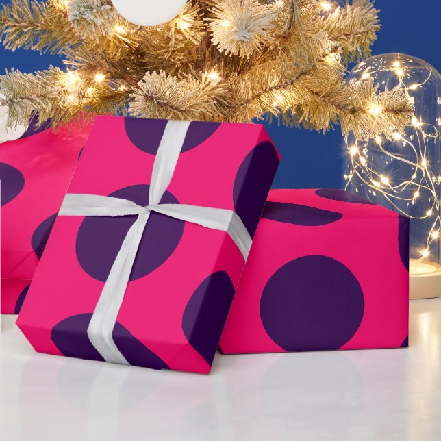 Polka Dots purple hot pink birthday Geschenkpapier (Feiertage)