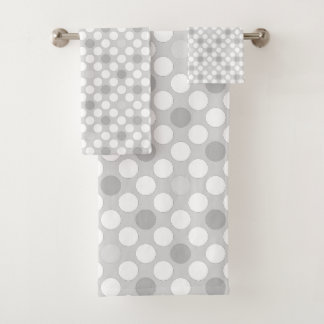 Polka dots white gray and white light gray badhandtuch set
