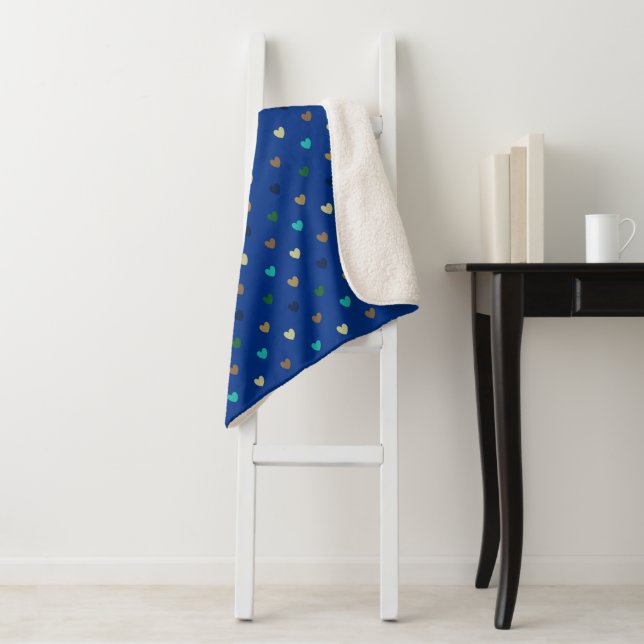 Polka Herzen in pfauenblauen Tönen Sherpadecke (Beispiel)