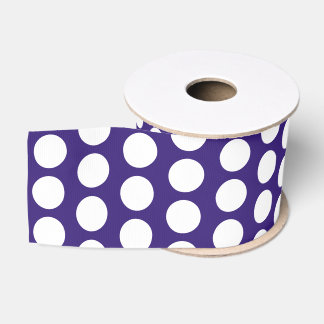 Polka-Punktmuster auf Ultraviolett Ripsband
