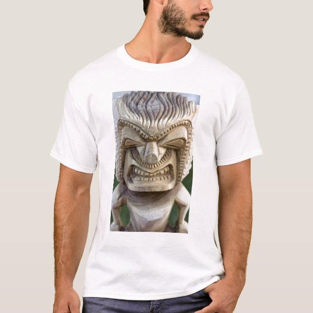 Polynesien, Königreich Tonga. Naher Aufstieg von T T-Shirt (Vorderseite)