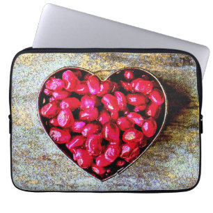 "Pomegranates Heart Fruit" Niedliches Foto. Jetzt  Laptopschutzhülle