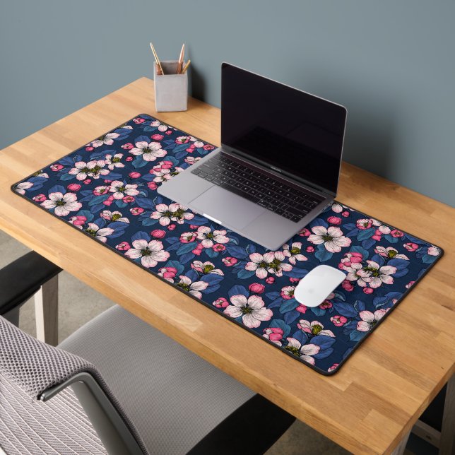Pomme fleurit sur un bleu foncé (Bureau 2)
