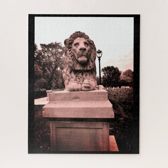 Pondering Lion (Vertikal)