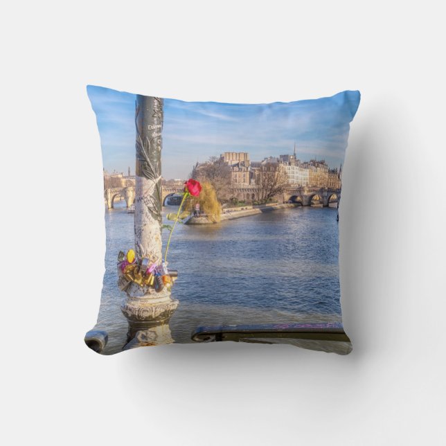 Pont des Arts on Valentine - Paris Kissen (Vorderseite)