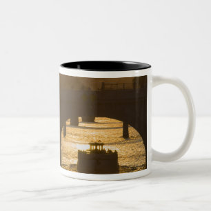Pont Neuf, Seine, Sonnenuntergang, Paris, Frankrei Zweifarbige Tasse