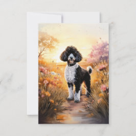 Poodé Tuxedo noir sur une carte de note de chemin