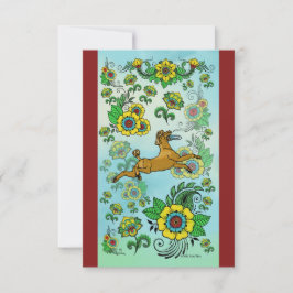 Poodle Brown qui attrape une carte de note Frisbee