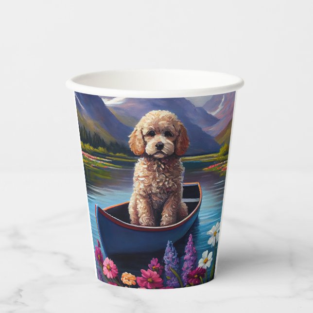 Poodle on a Paddle: Ein Landschaftliches Abenteuer Pappbecher (Vorderseite)