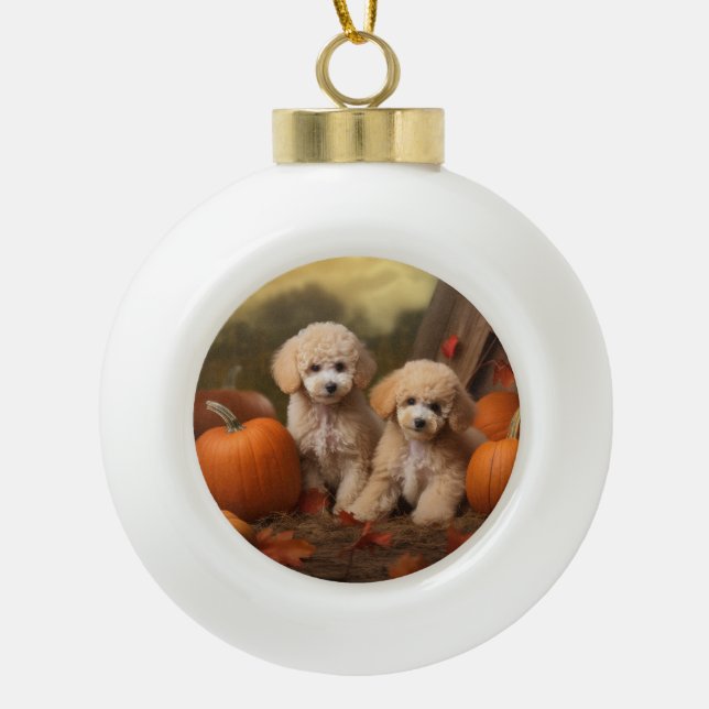 Poodle Puppy Autumn Delight Pumpkin Keramik Kugel-Ornament (Vorderseite)