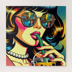 Pop-Art-Comic-Schöne-Frau-die-Boba-trinkt