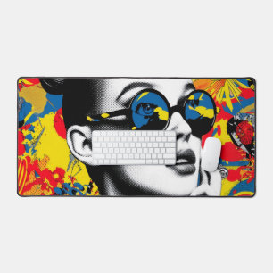 Pop-Art-Frau mit Sonnenbrille Schreibtischunterlage