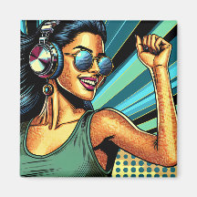Pop Art Woman in Kopfhörern tanzen