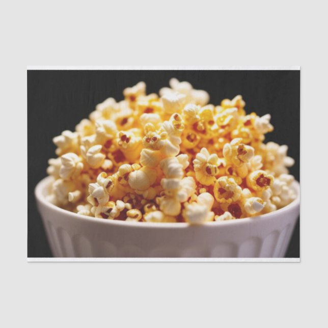 Popcorn im schwarzen Hintergrund Seidenpapier (Vorderseite)