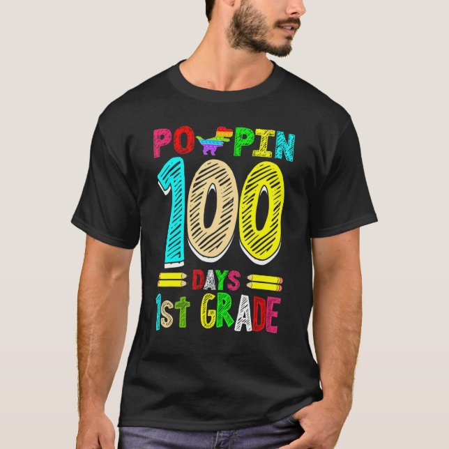 Poppin 100 Days 1st Grade Dinosaur Primary School  T-Shirt (Vorderseite)