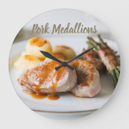 Pork medallions tenderloin with potatoes and beans große wanduhr