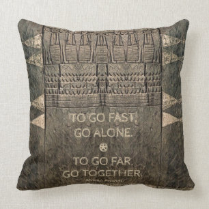 Porte africaine découpant le coussin