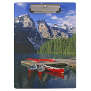 Porte-bloc Canada, Alberta, lac Moraine. Des canoës rouges at
