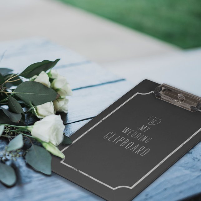 Porte-bloc Clipboard (Add your initial to the chalk heart. Perfect gift for the organized bride or wedding planner)