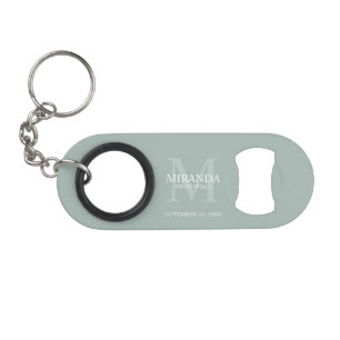 Porte-clé Décapsuleur Monogramme et nom personnalisés de demoiselle d'ho