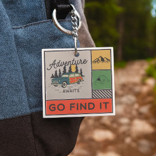 Porte-clés Adventure Await Go Find It Retro Camping Travel