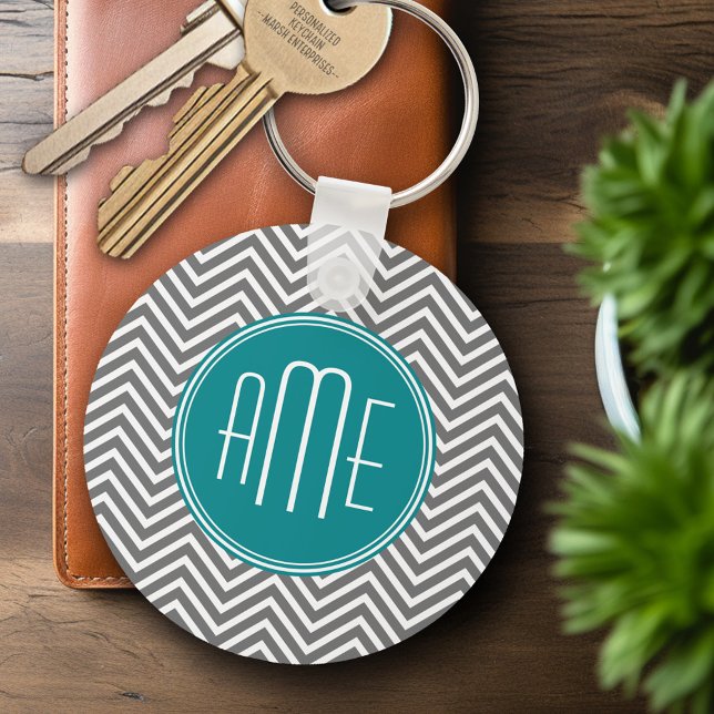 Porte-clés Chevrons turquoises au charbon de bois Monogramme  (Personalized Keychain - Add Name or Monogram)