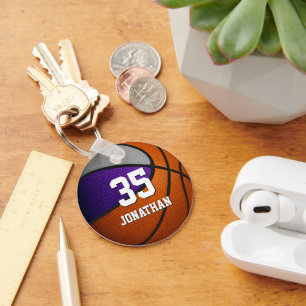 Porte-clés couleur violet gris de l'équipe de basket réaliste