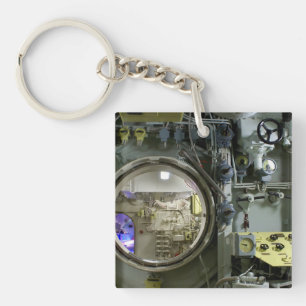 Porte-clés écoutille sur un ancien sous-marin rétro