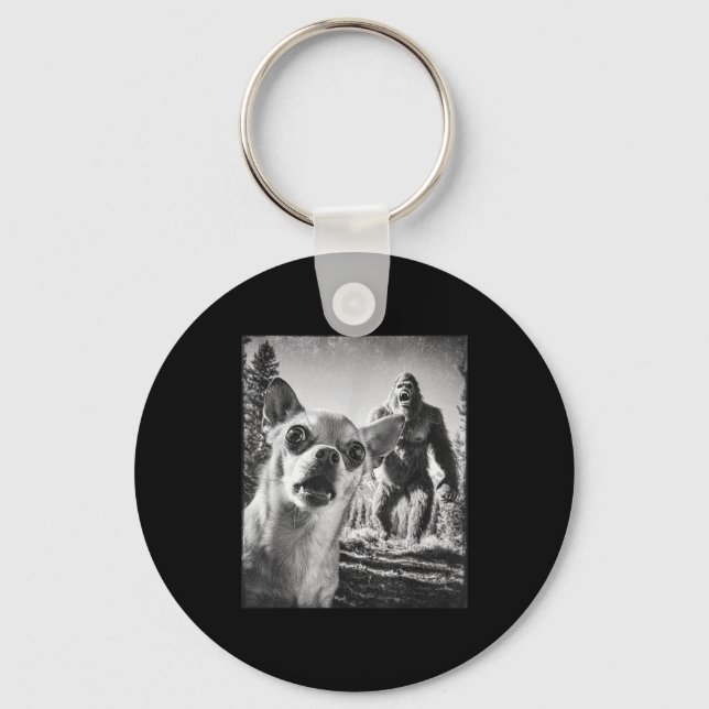 Porte-clés Funny Chihuahua Selfie With Bigfoot Sasquatch Cryp (Recto)