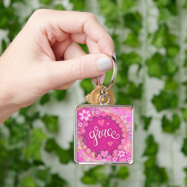 Porte-clés Grace Coeur Inspirant Floral Plutôt Rose (main)
