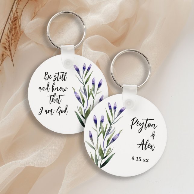 Porte-clés Lavender Bible Verse Christian Mariage Invité Favo ("Be still and know that I am God" lavender on white custom keychain)