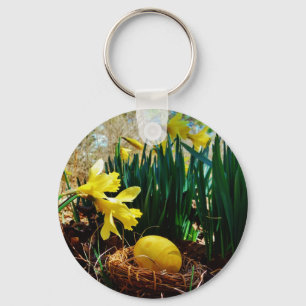 Porte-clés Les jonquilles jaunes et un oeuf de Pâques jaune