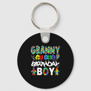 Porte-clés Mémé du garçon d'anniversaire puzzle de sensibilis