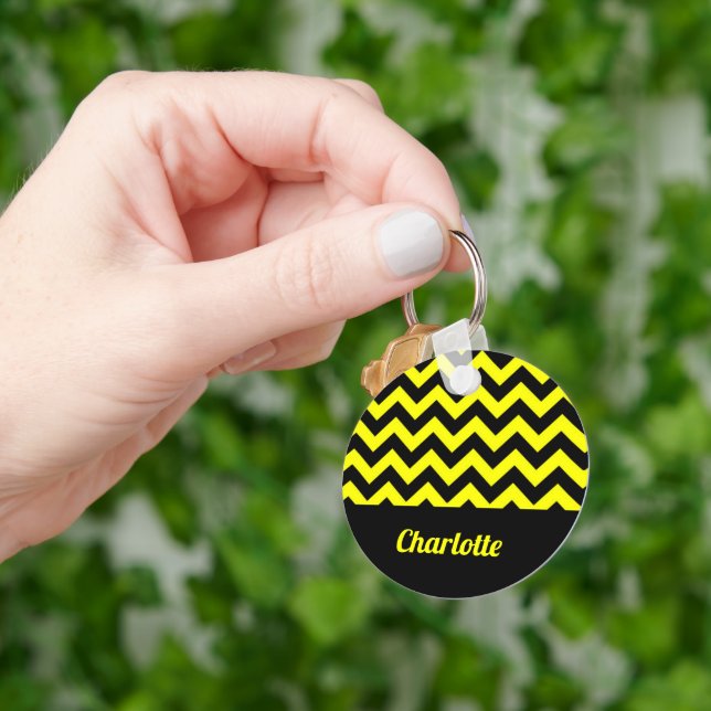 Porte-clés Motif chevron jaune et noir personnalisable (main)