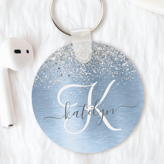 Porte-clés Parties scintillant en argent brossé bleu Nom du m (This keychain has a cool blue brushed metal design with silver glitter, your monogram and name.)