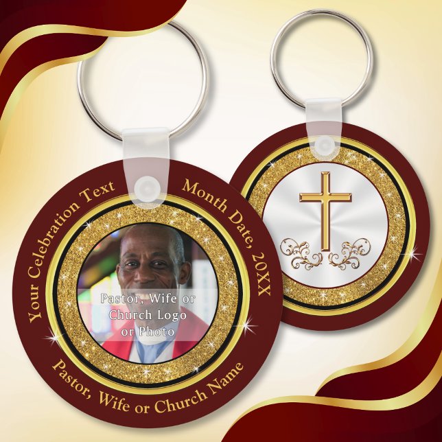 Porte-clés Peu coûteux, Faveurs pour l'anniversaire de l'égli (Inexpensive Church party favors. Personalized Photo Keychains. Small gifts for church members. Gold.)