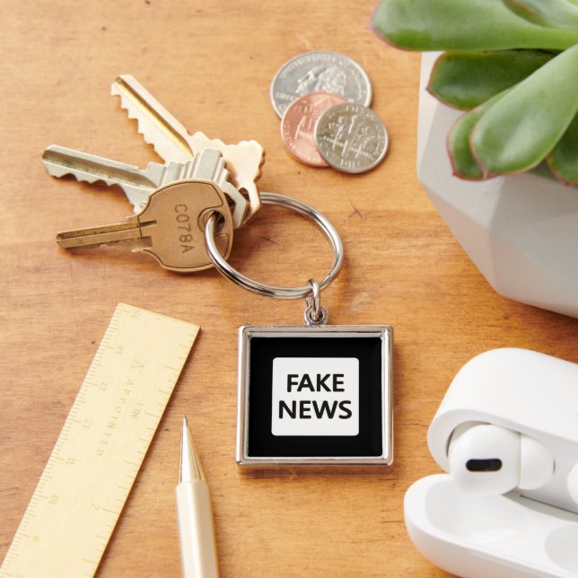 PORTE-CLÉS PORTE - CLÉ FAKE NEWS (Bureau)