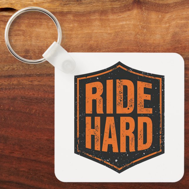 Porte-clés "Ride Hard" Rustic Biker Emblem (Recto)