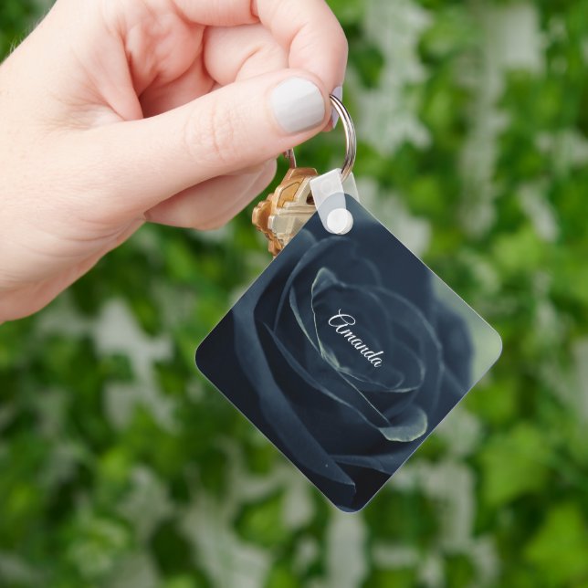 Porte-clés Rose noir foncé gothique photo (main)